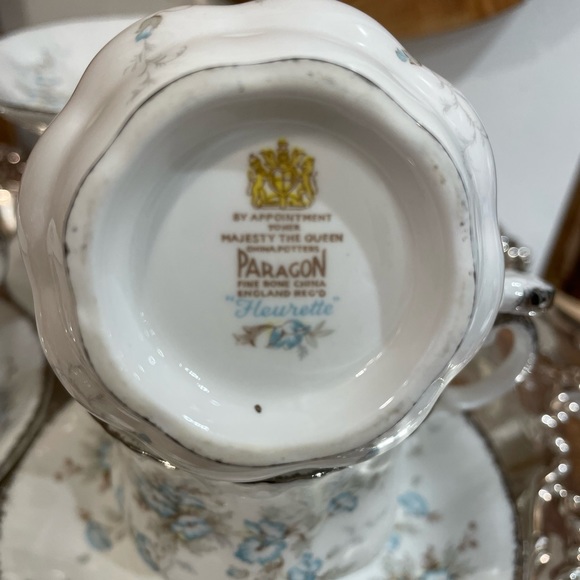 Paragon Set of 4 By Appointment To Her Majesty The Queen - Picture 2 of 6